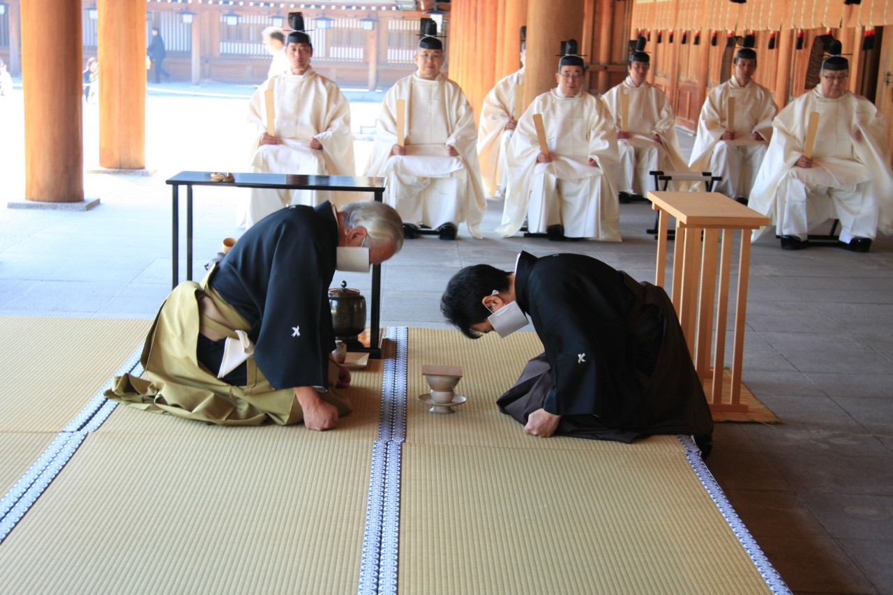 橿原神宮献茶祭が執り行われた際に
撮影した写真から。毎年1月に執り行われる初釜での献茶祭での一場面。